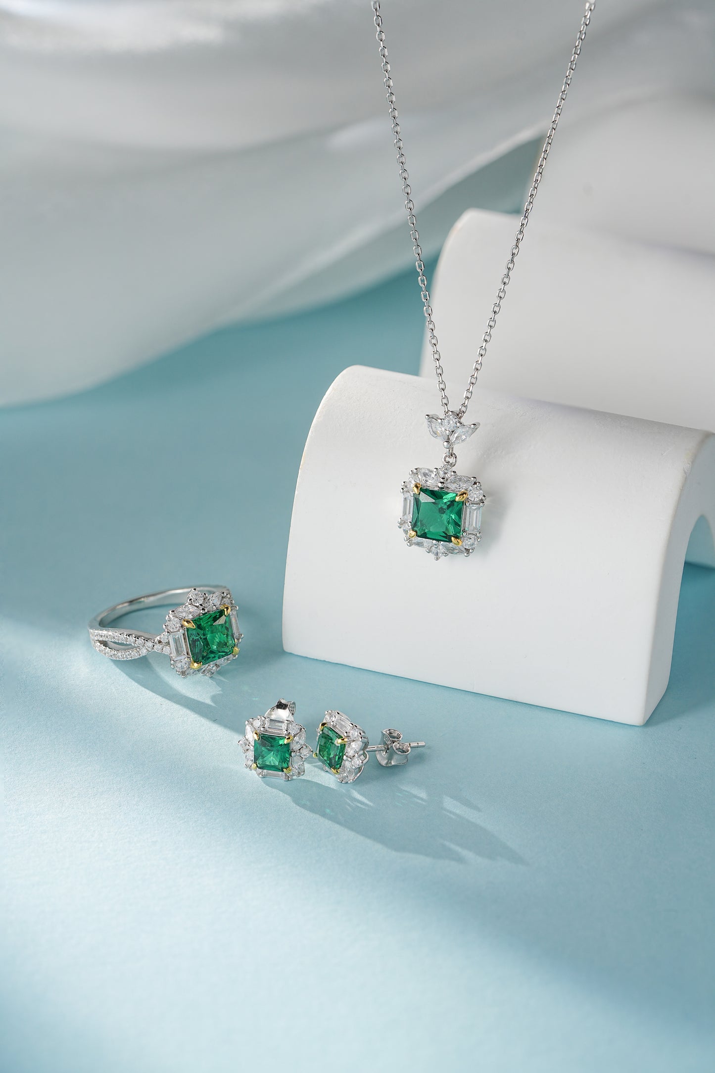 LiVin Gems Evergreen Ring
