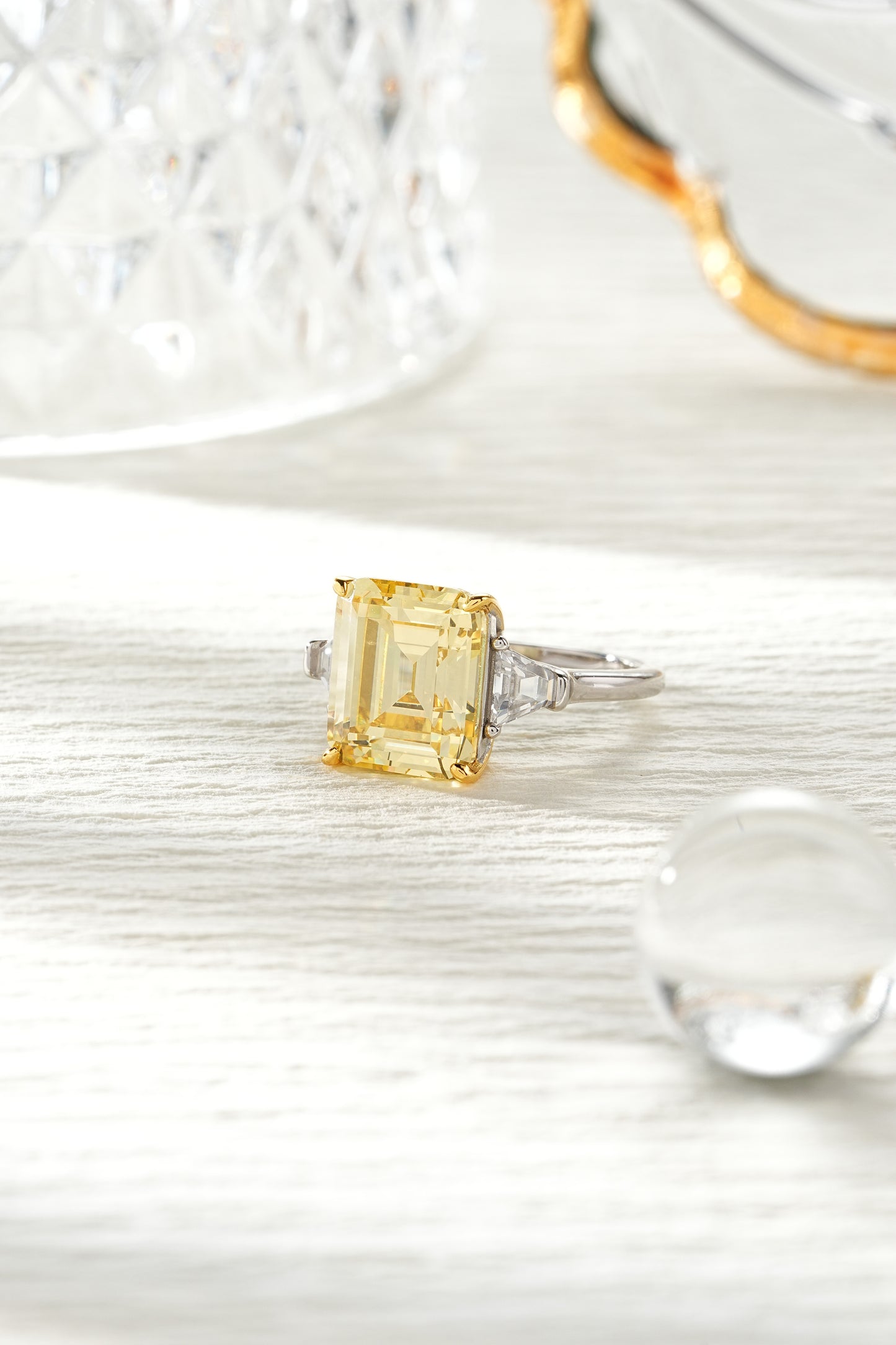 LiVin Gems Layered Contrast Ring