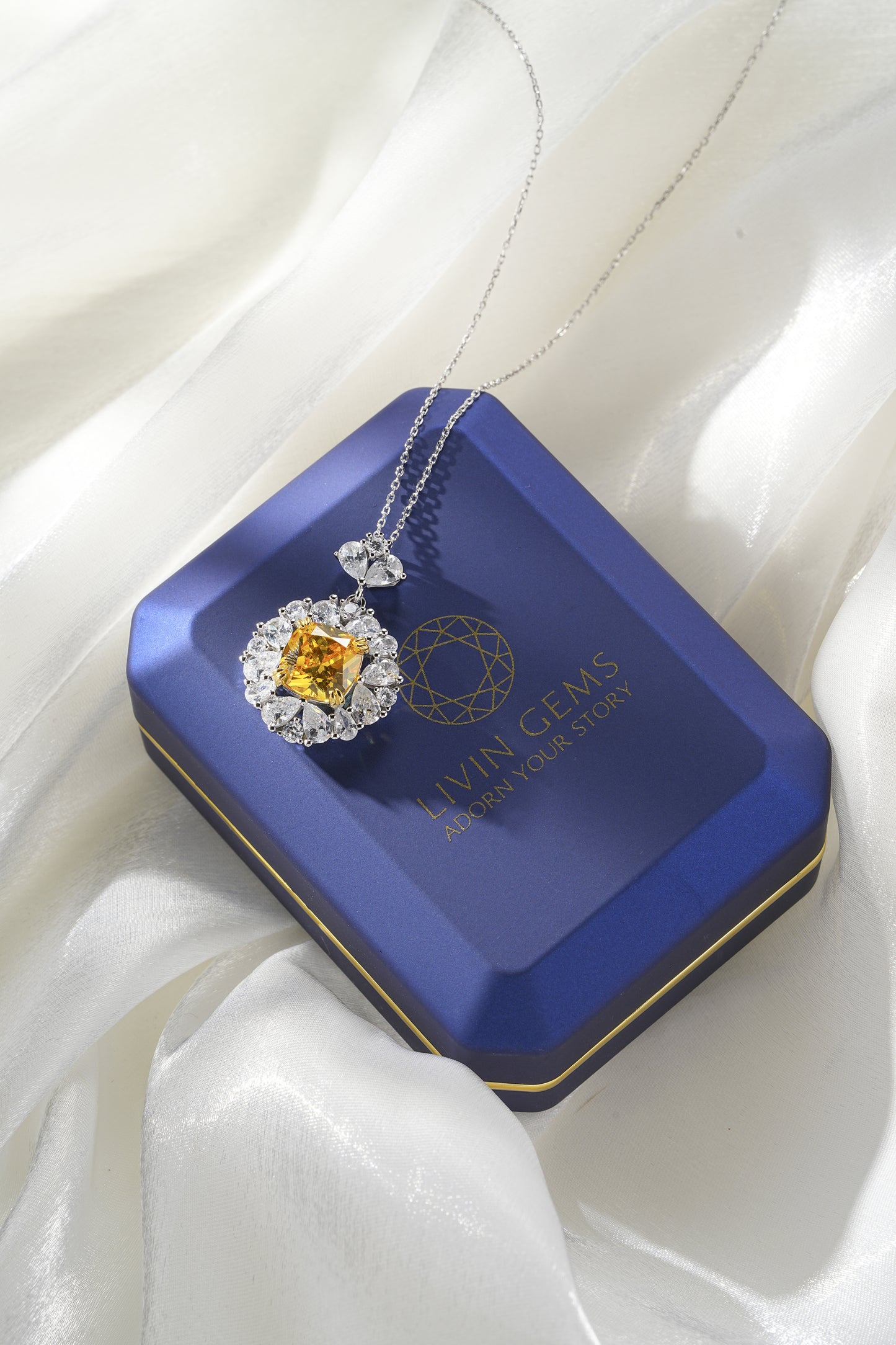 LiVin Gems Golden Bloom Necklace