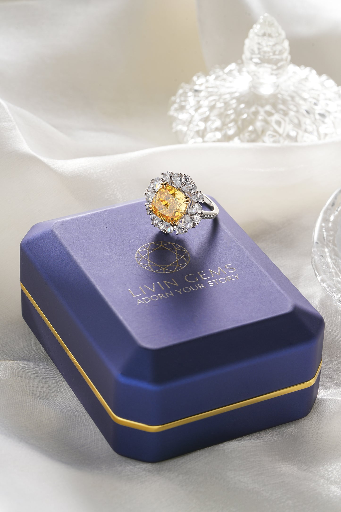 LiVin Gems Golden Bloom Ring