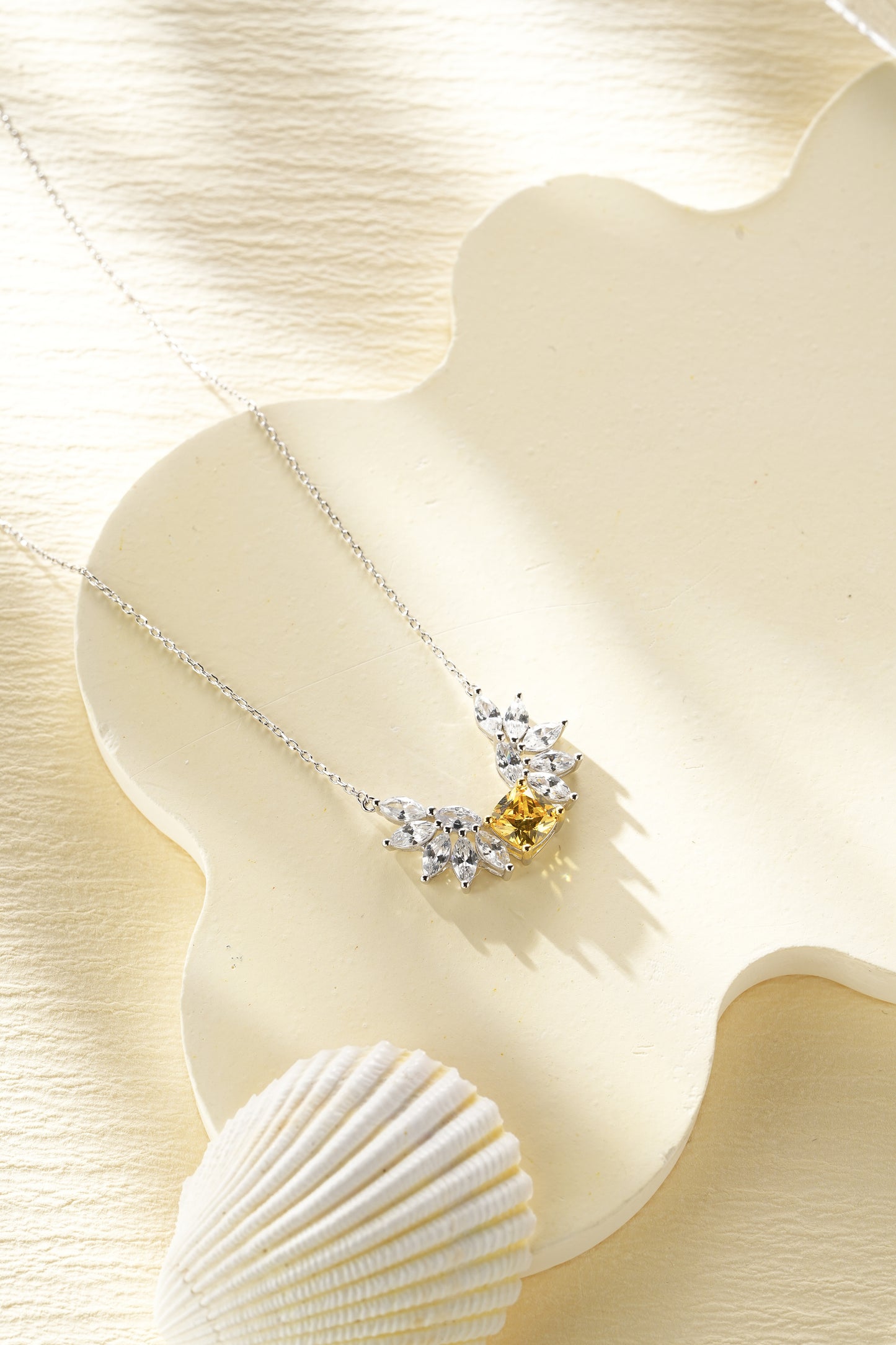 LiVin Gems Thornfire Necklace