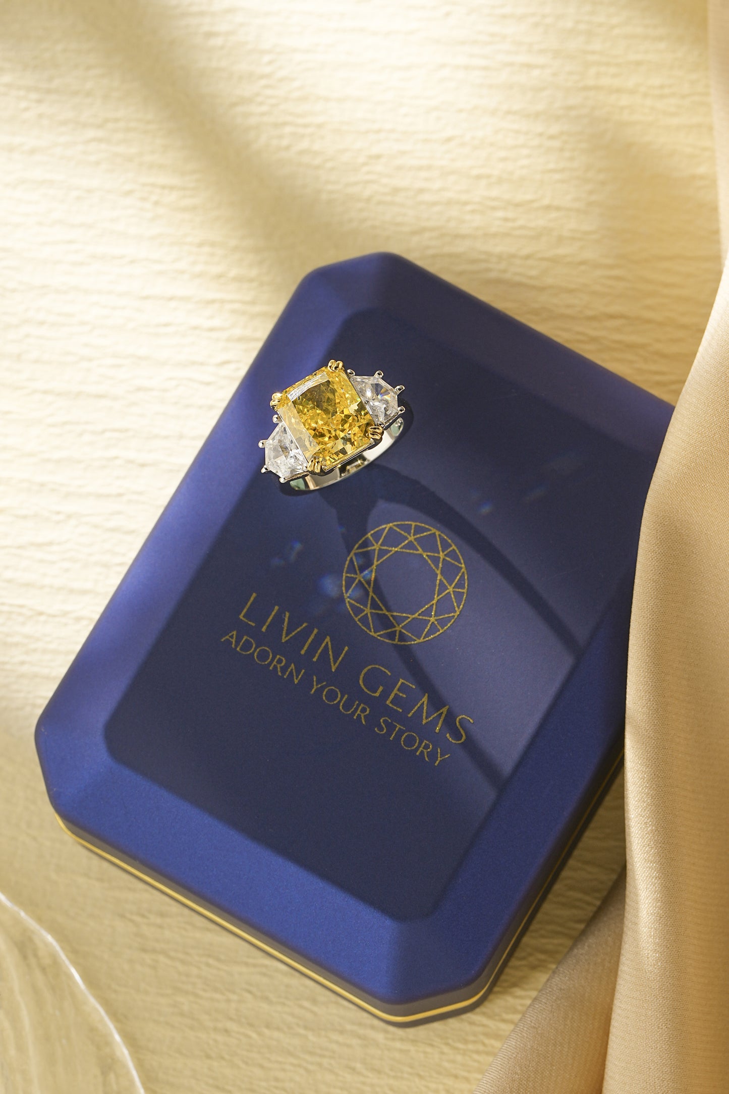 LiVin Gems Classic Monument Ring