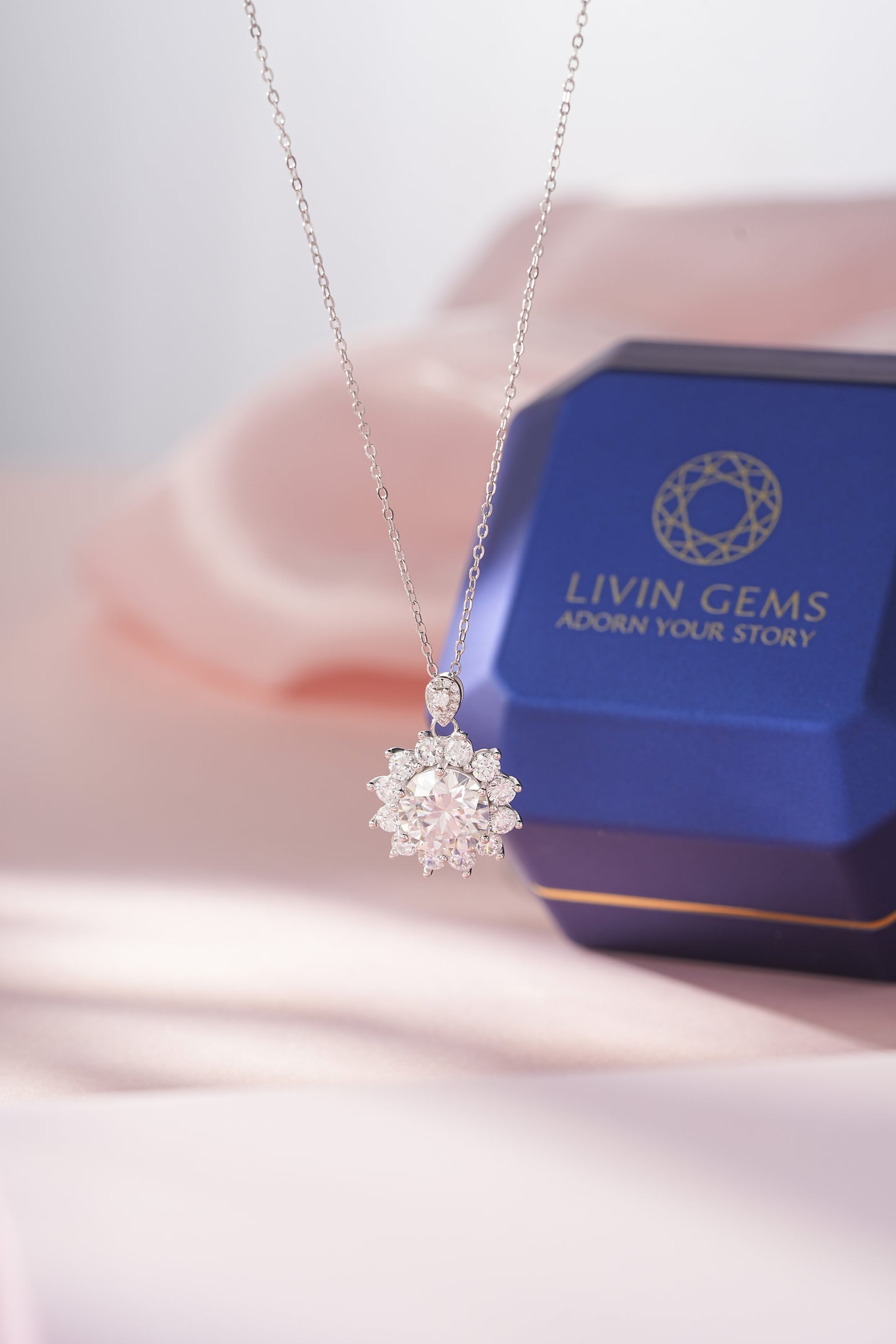 LiVin Gems Sunburst Necklace