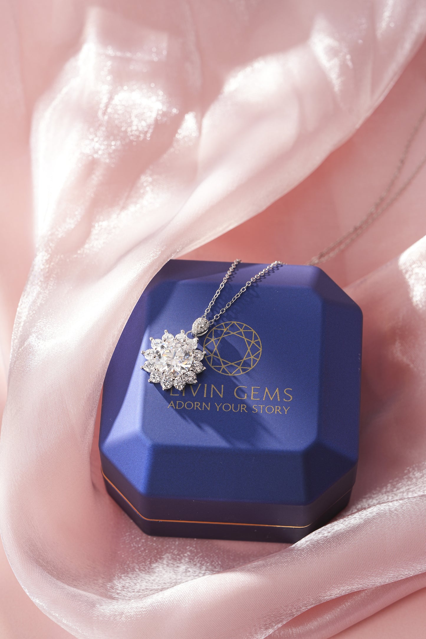 LiVin Gems Sunburst Necklace