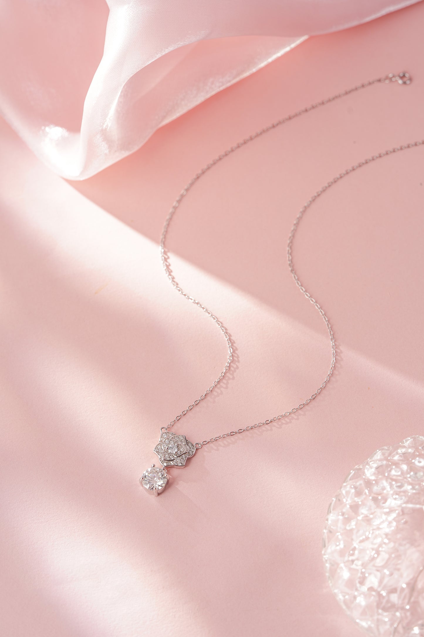 LiVin Gems Blooming Love Necklace