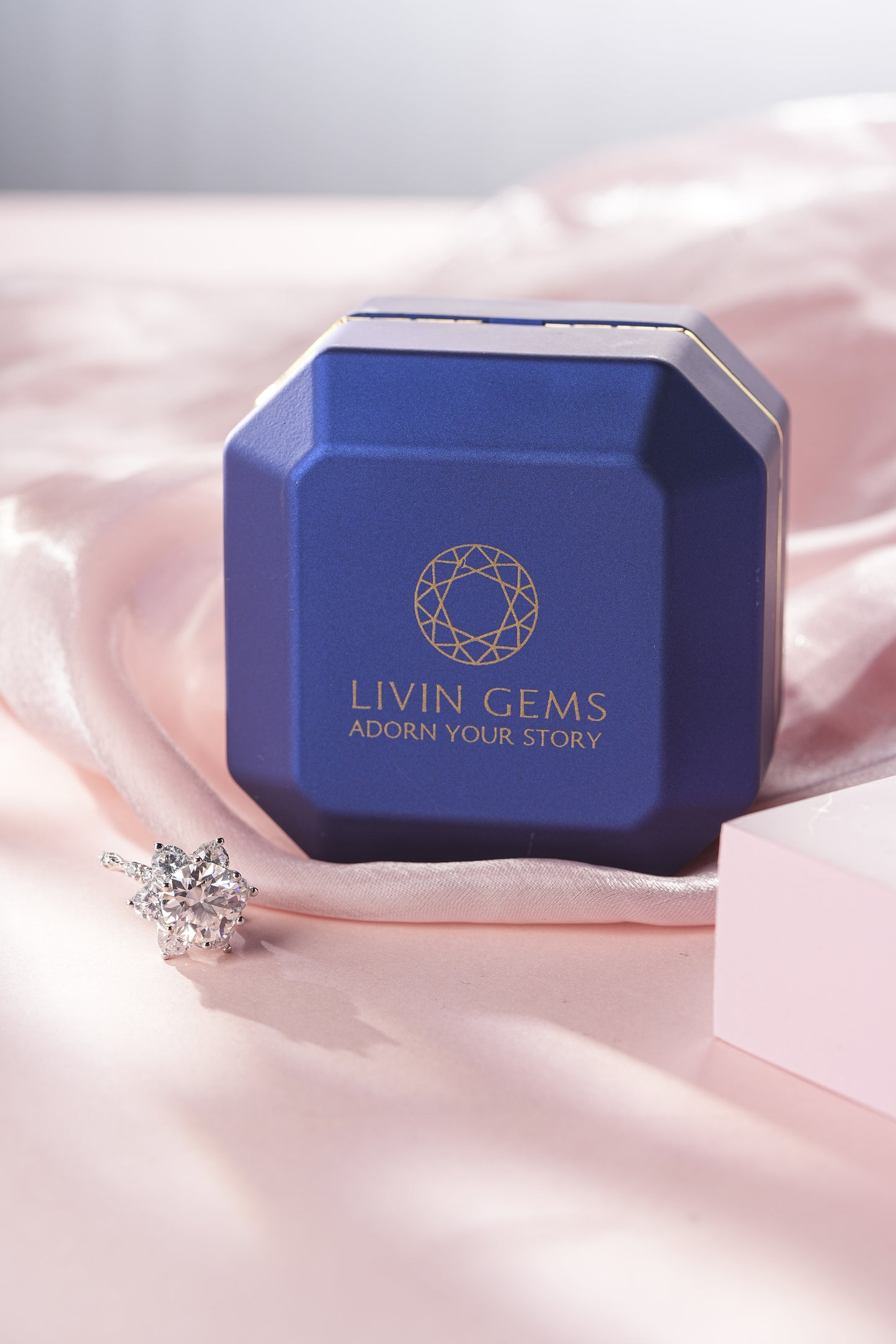 LiVin Gems Majestic Blossom Ring