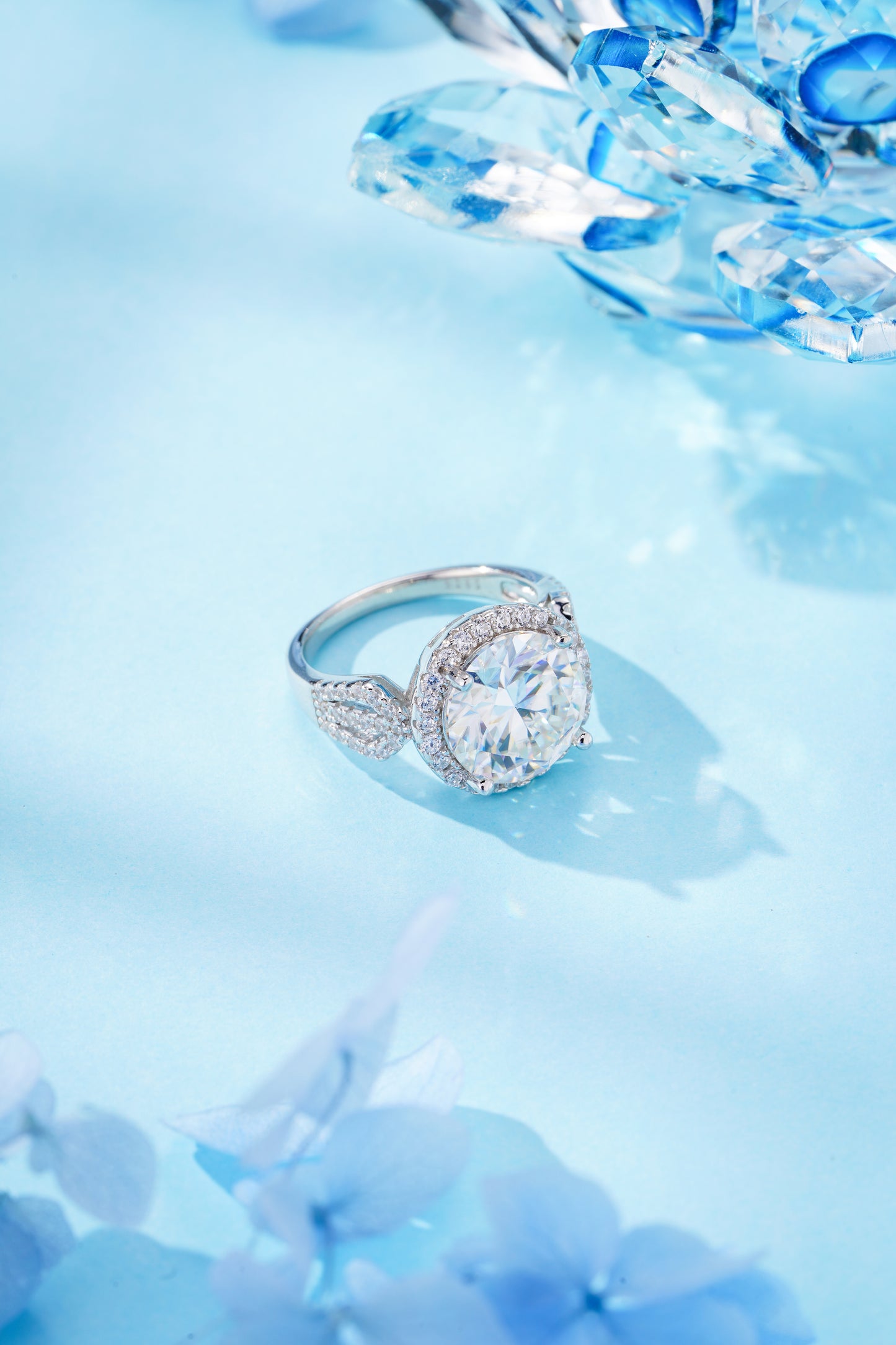 LiVin Gems Trinity Shank Ring
