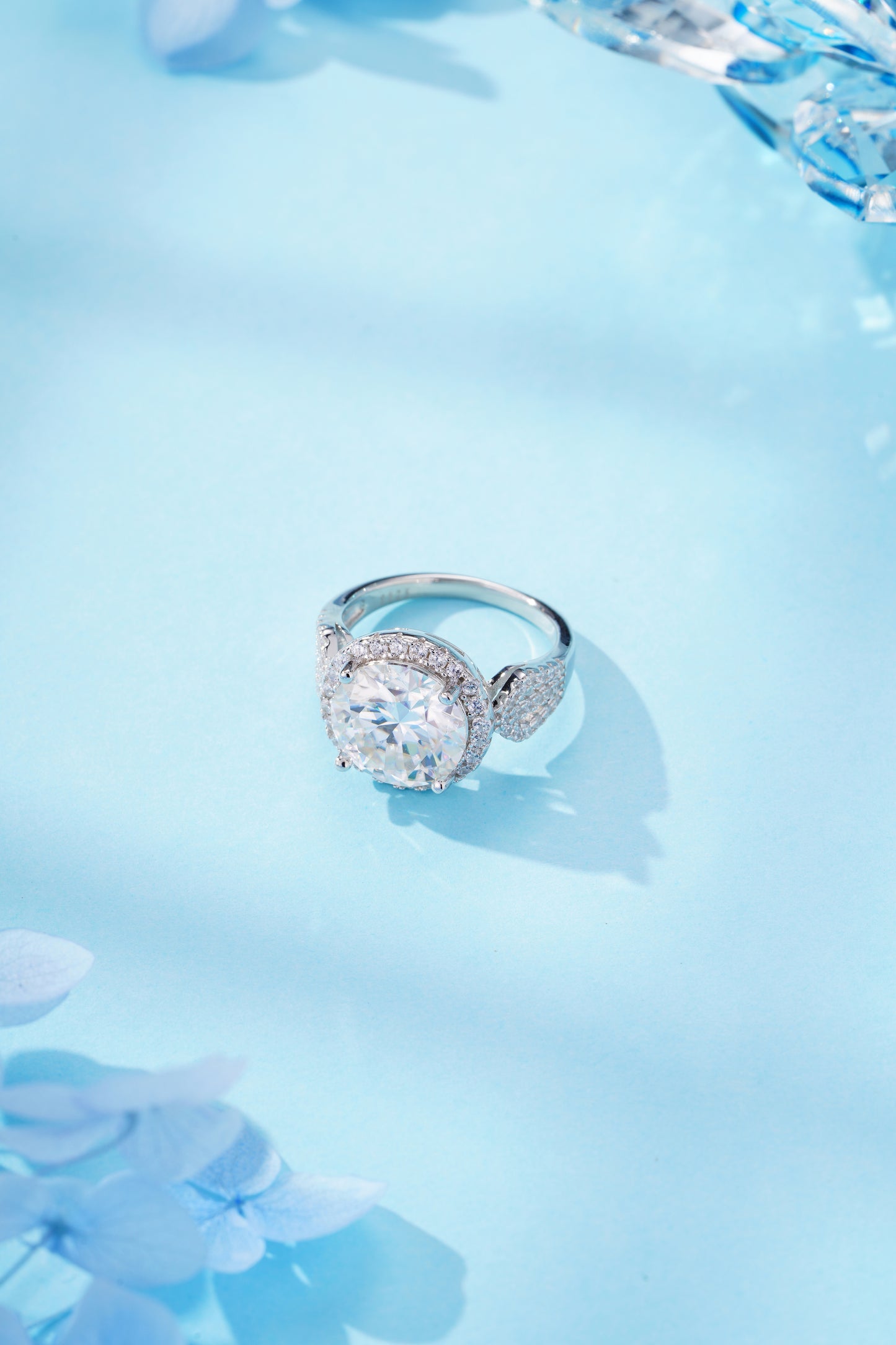 LiVin Gems Trinity Shank Ring