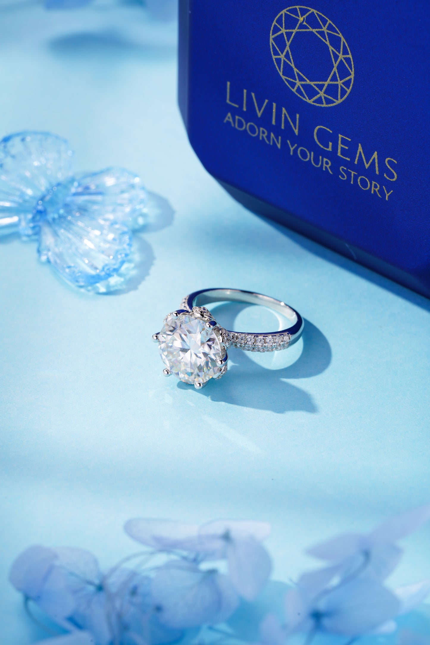 LiVin Gems Petal Crown Ring