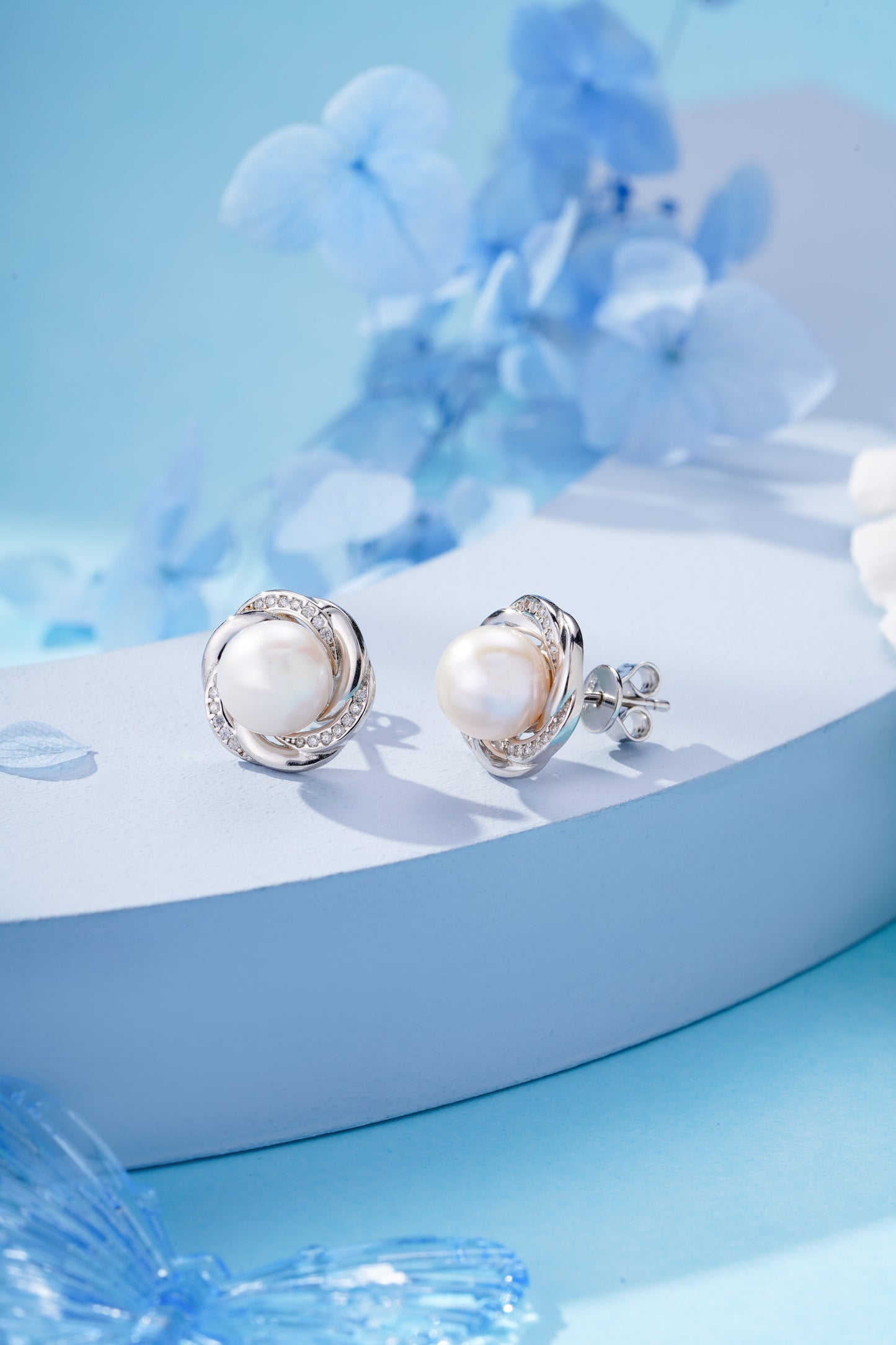 LiVin Gems Spiral Romance Pearl Earrings