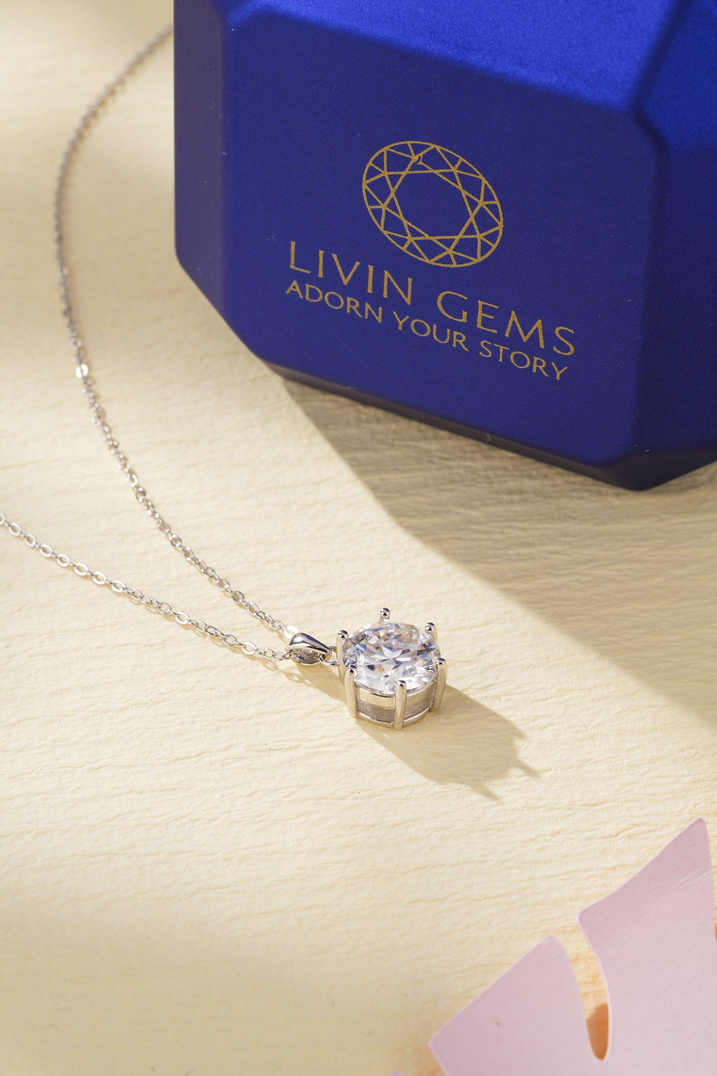 LiVin Gems Classic Solitaire Pendant