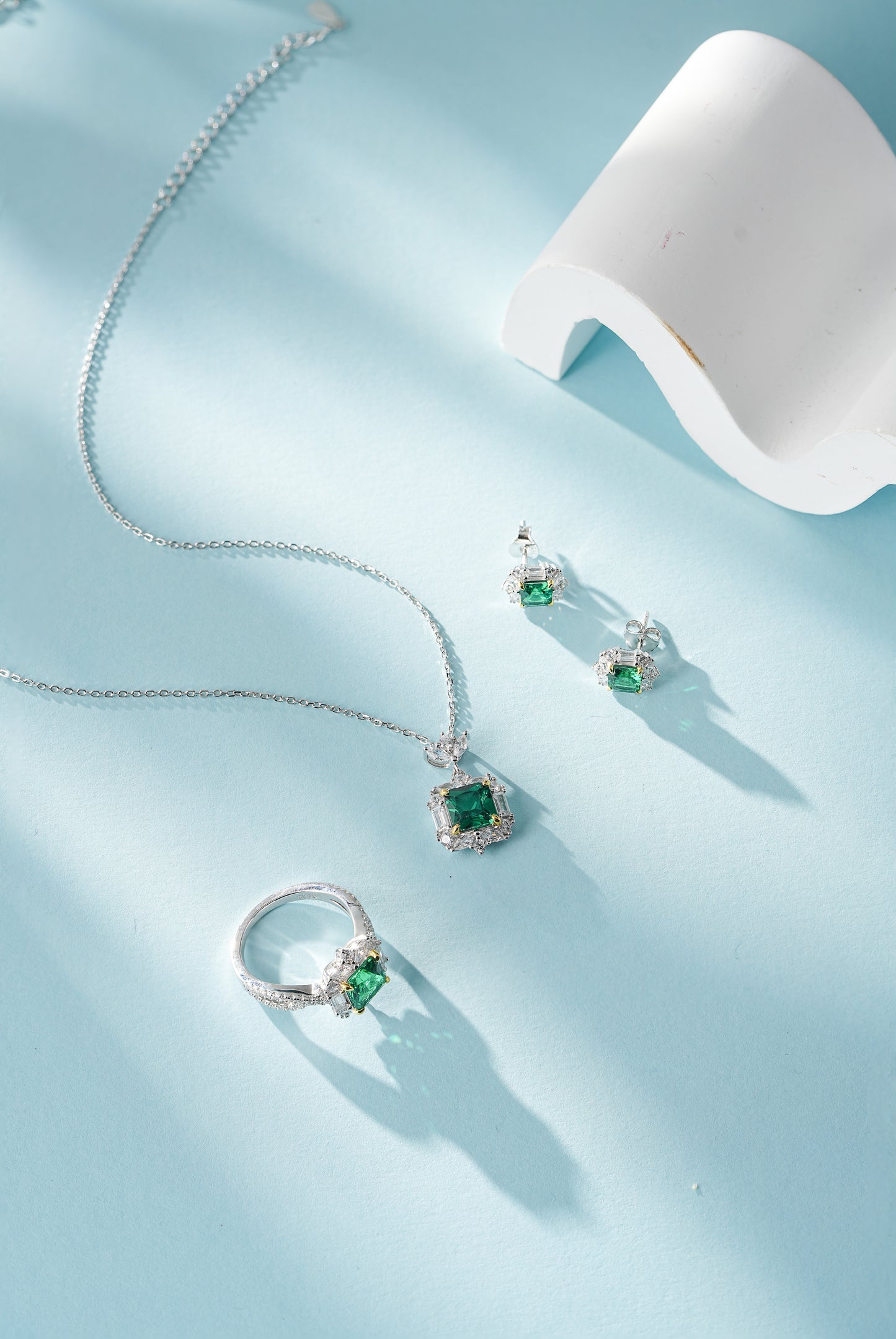 LiVin Gems Evergreen Necklace