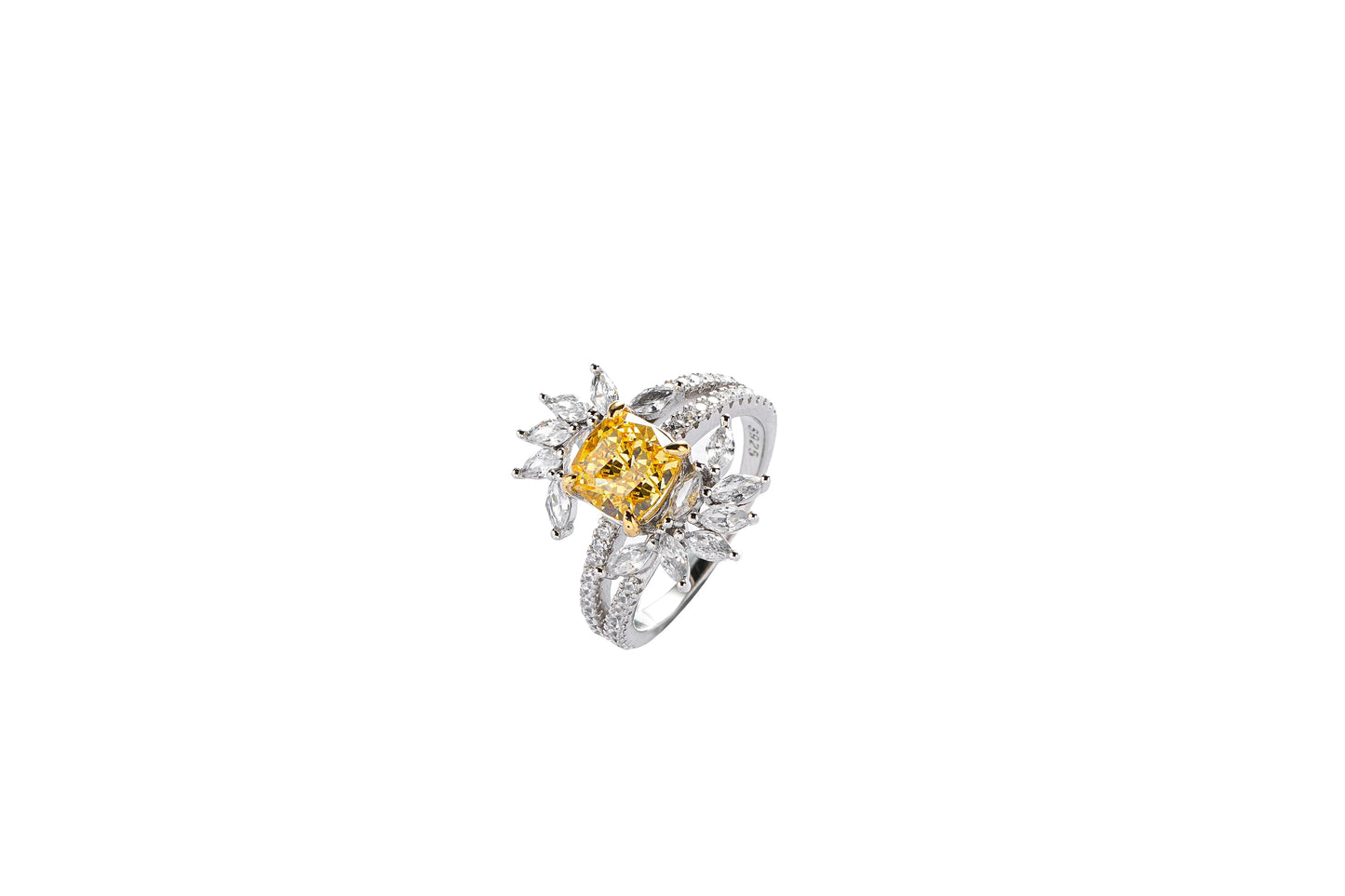 LiVin Gems Thornfire Ring