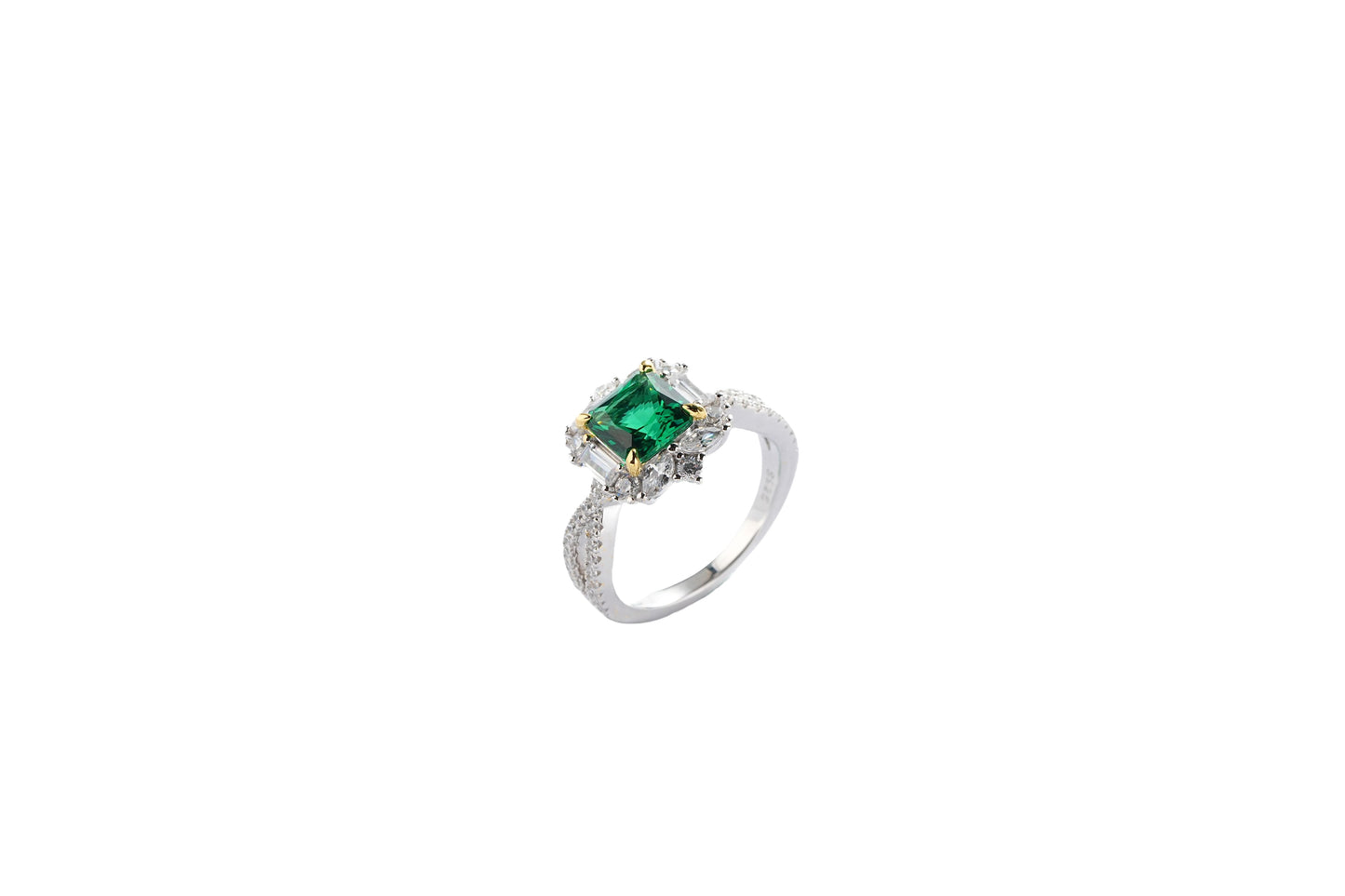 LiVin Gems Evergreen Ring