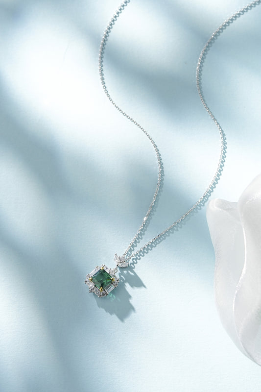 LiVin Gems Evergreen Necklace