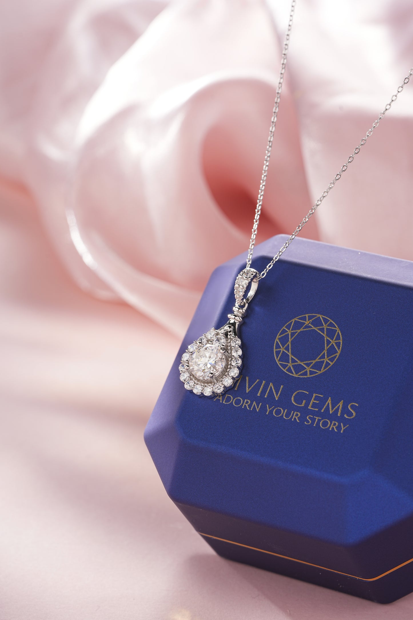LiVin Gems Teardrop Necklace