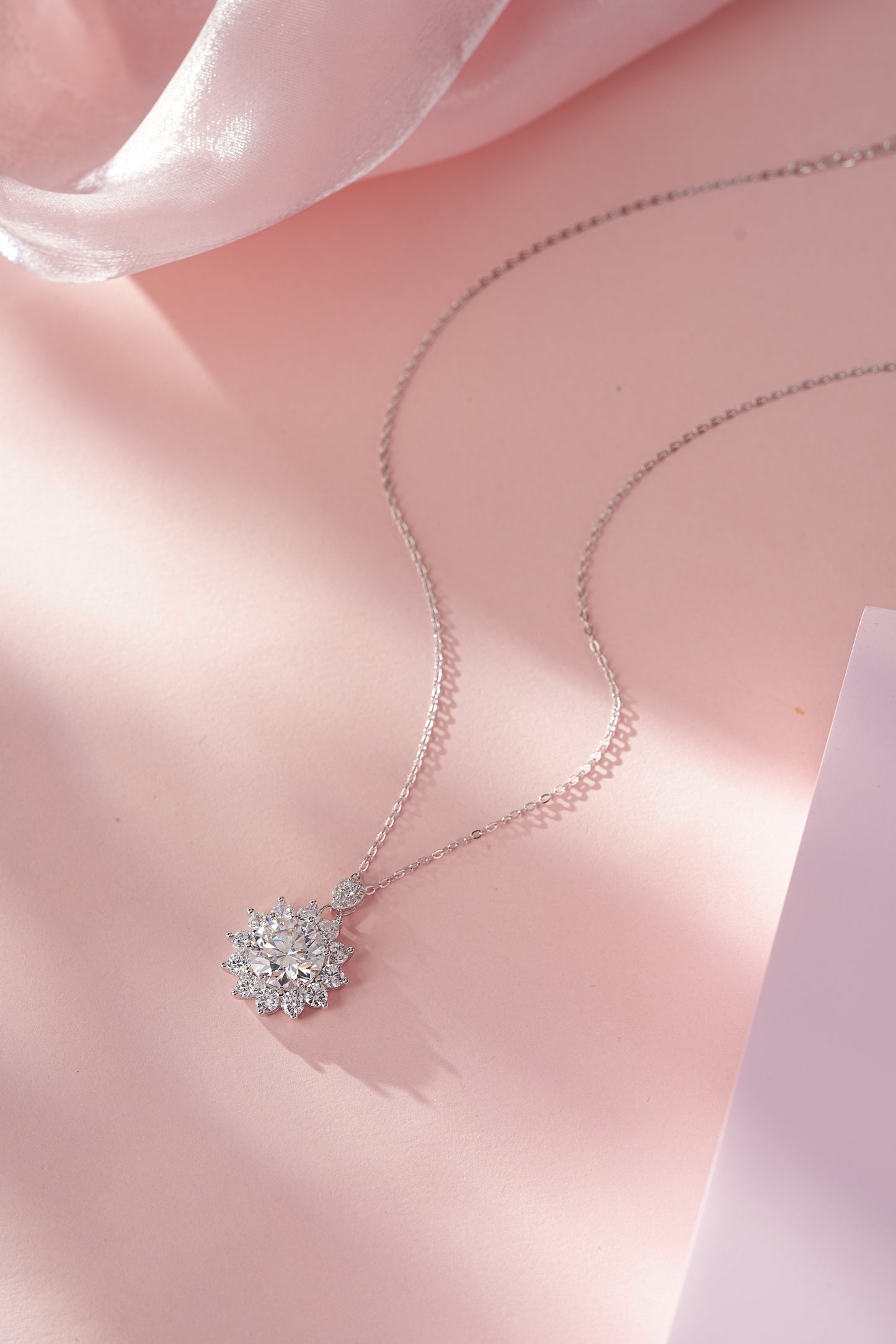 LiVin Gems Sunburst Necklace